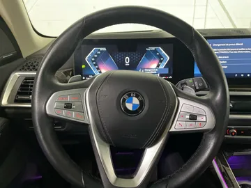 2024 BMW X7 - image 17