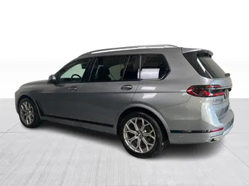 2024 BMW X7 - image 6