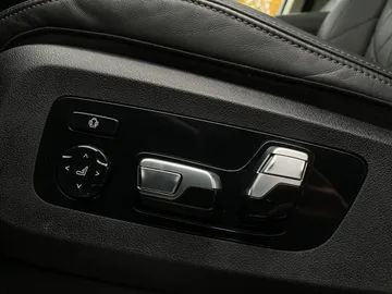 2024 BMW X7 - image 19