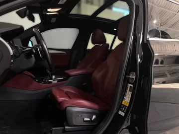 2020 BMW X4 - image 3