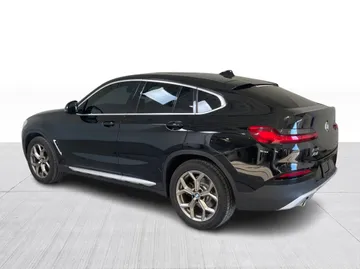 2020 BMW X4 - image 10