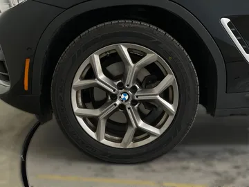2020 BMW X4 - image 6