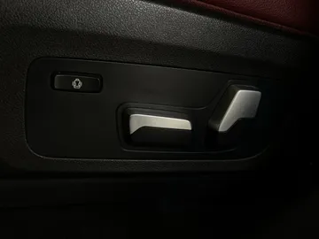 2020 BMW X4 - image 26