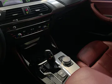 2020 BMW X4 - image 24