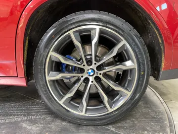 2020 BMW X4 - image 7