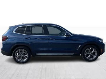 2022 BMW X3 - image 2