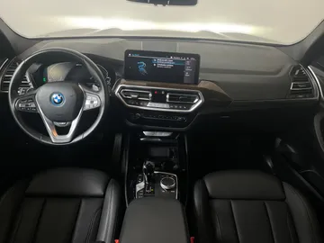 2022 BMW X3 - image 4