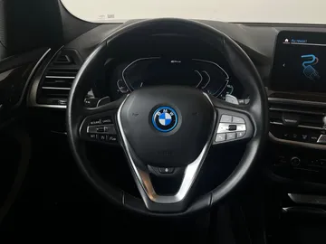 2022 BMW X3 - image 17