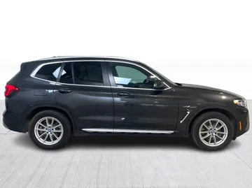 2022 BMW X3 - image 2