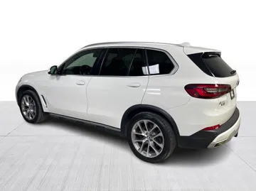 2022 BMW X5 - image 6