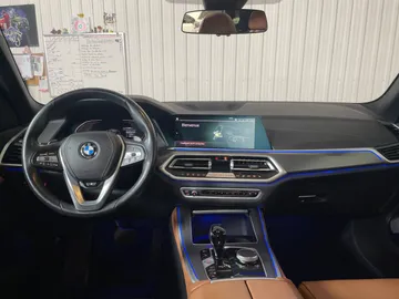 2022 BMW X5 - image 14