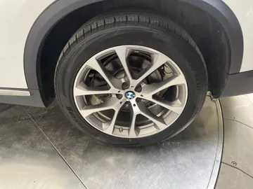 2022 BMW X5 - image 21