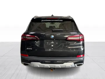 2020 BMW X5 - image 13