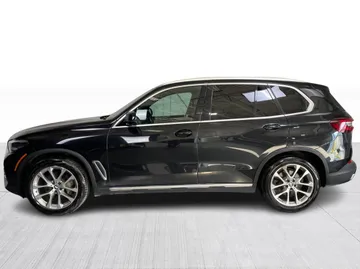 2020 BMW X5 - image 11