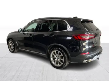 2020 BMW X5 - image 12