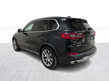 2019 BMW X5 - image 12