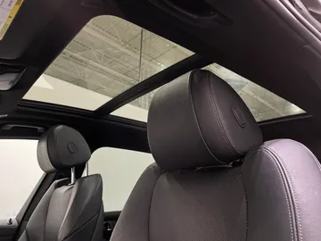 2019 BMW X5 - image 6