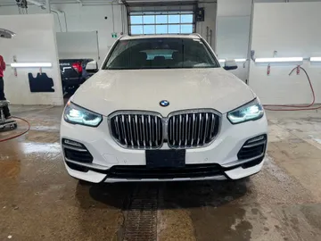 2019 BMW X5 - image 2