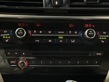 2016 BMW X5 - image 31