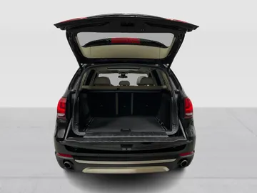 2016 BMW X5 - image 13