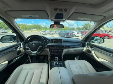 2016 BMW X5 - image 9
