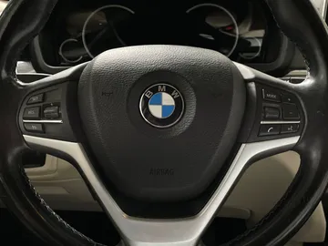 2016 BMW X5 - image 18