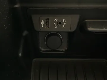 2016 BMW X5 - image 32
