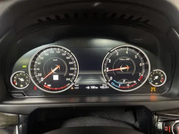 2018 BMW X5 - image 17