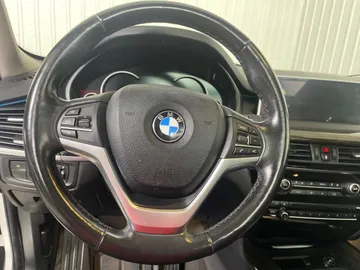 2018 BMW X5 - image 18