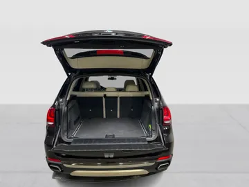 2018 BMW X5 - image 13