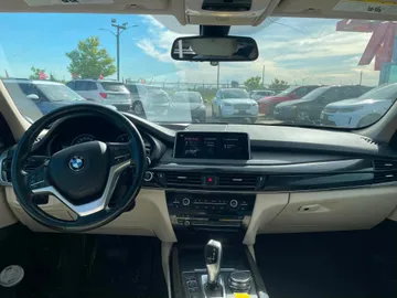 2018 BMW X5 - image 9