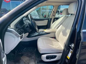2018 BMW X5 - image 8