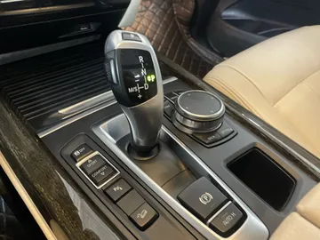 2018 BMW X5 - image 31