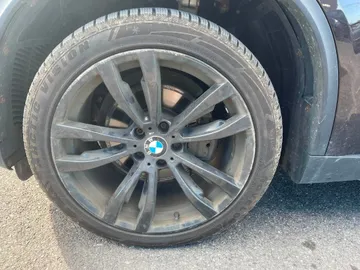 2018 BMW X5 - image 7