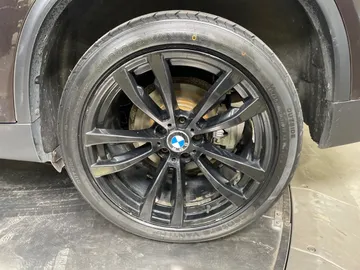 2018 BMW X5 - image 7