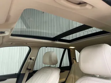 2018 BMW X5 - image 6