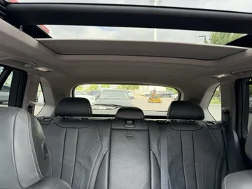 2018 BMW X5 - image 7
