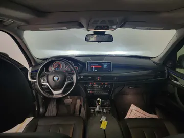 2018 BMW X5 - image 9