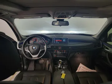 2018 BMW X5 - image 9