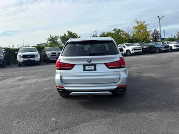 2018 BMW X5 - image 6