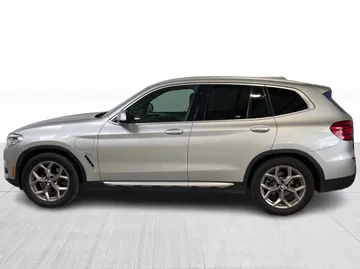 2021 BMW X3 - image 2