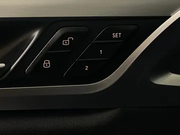 2021 BMW X3 - image 21