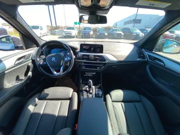 2021 BMW X3 - image 9