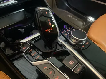 2021 BMW X3 - image 31