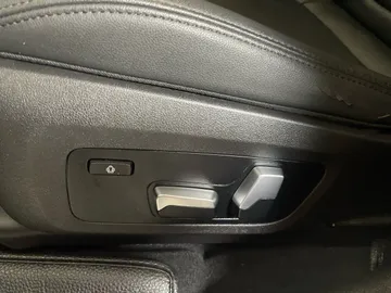 2020 BMW X3 - image 20