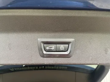 2020 BMW X3 - image 22