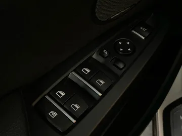 2017 BMW X3 - image 27