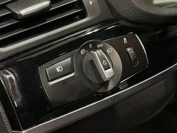 2017 BMW X3 - image 27