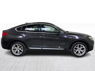 2017 BMW X4 - image 2