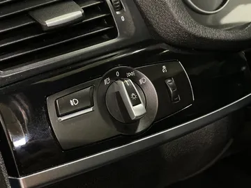 2017 BMW X4 - image 27